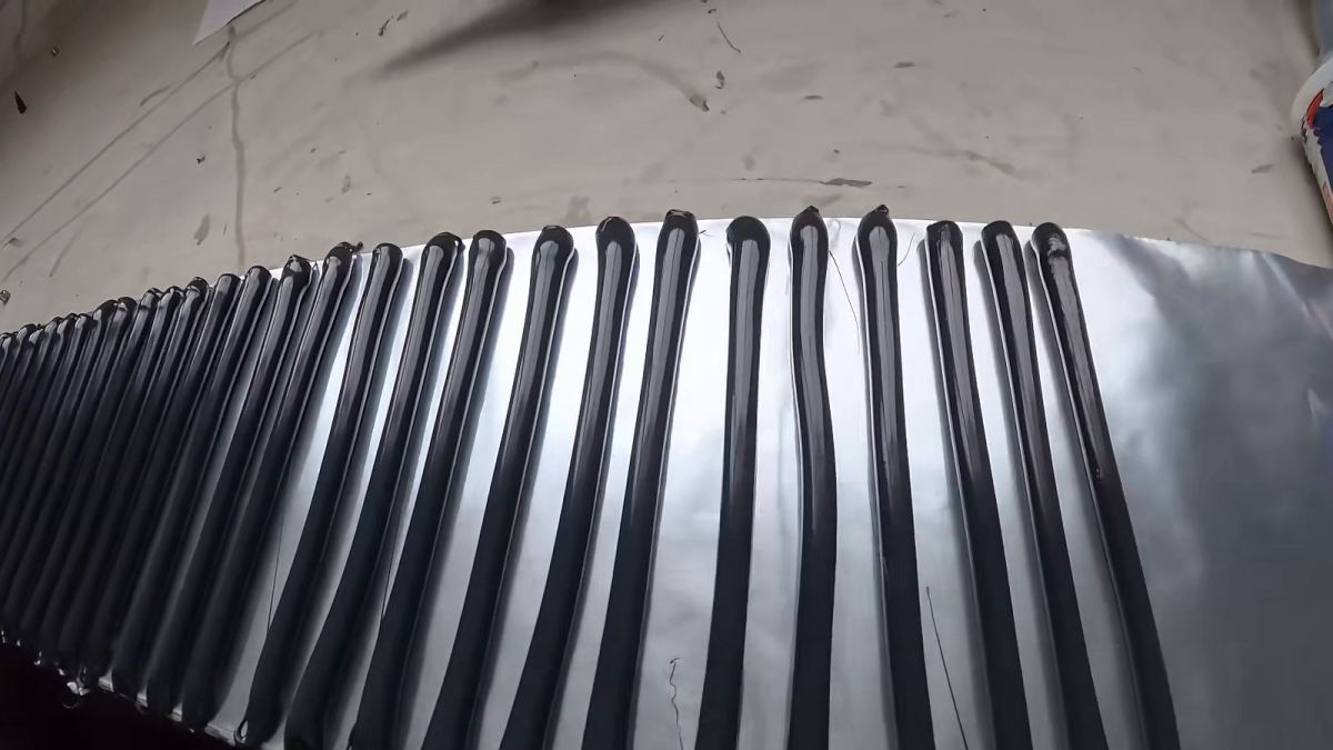 Silicone sealant bead uniformity check after extrusion testing on a joint mock-up