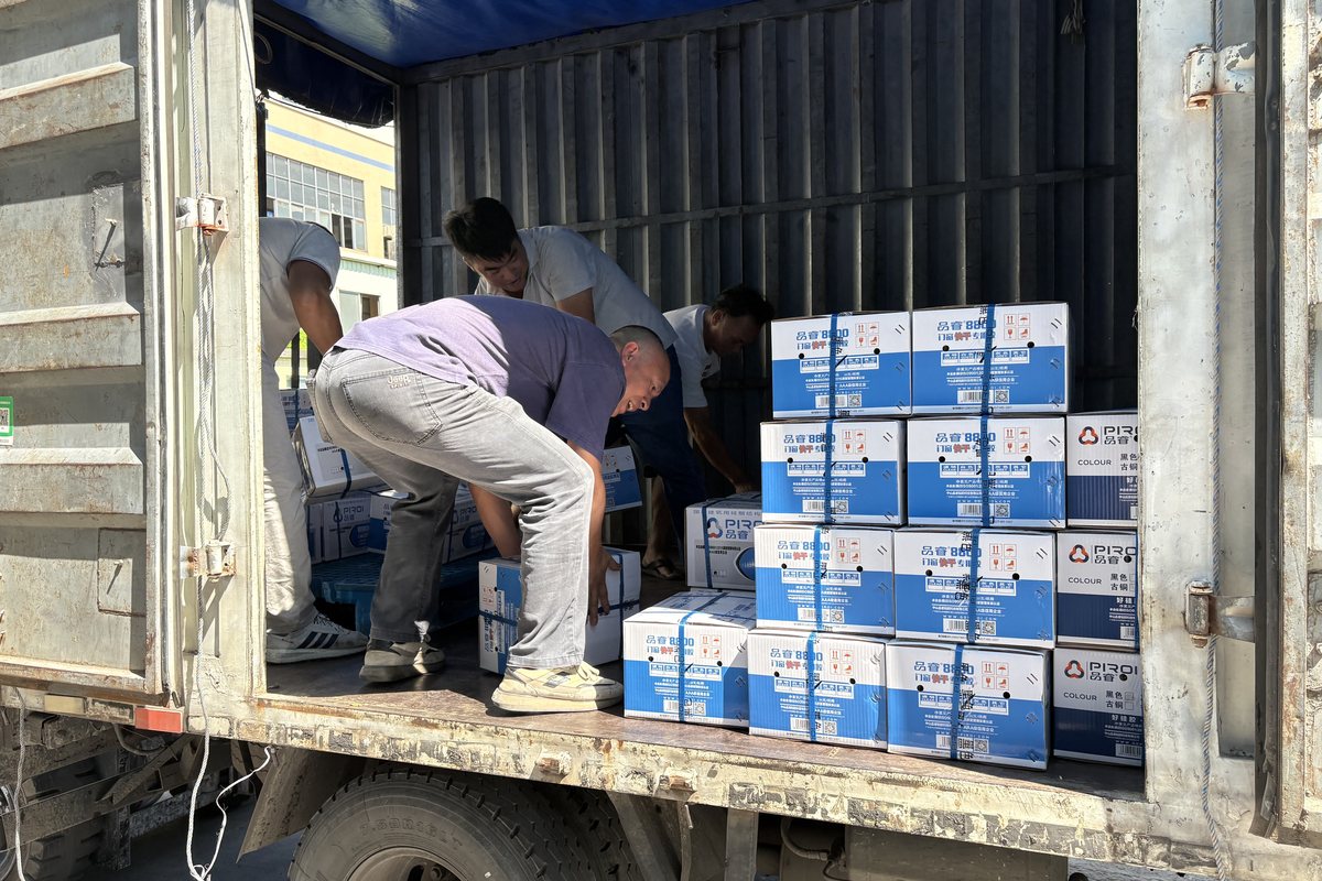 Export Container Loading of PIROI Silicone Sealant Cartons